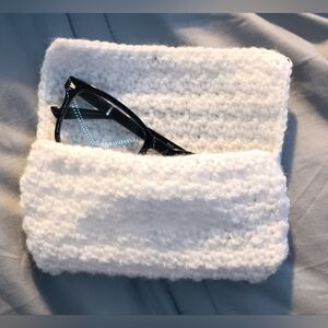 White Crocheted Glasses Pouch